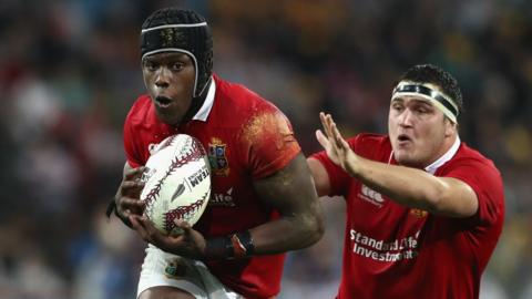 Maro Itoje and Jamie George playing for the Lions