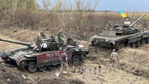 Captured Russian tanks on the way to Izyum