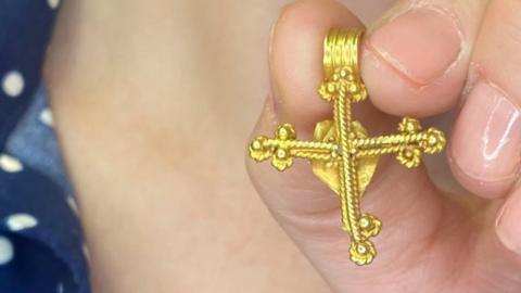 Gold cross that was found in a Lincolnshire field