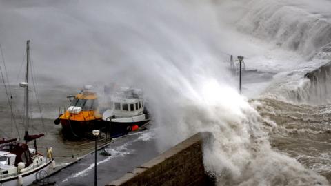 Stonehaven Harbour hit by large waves