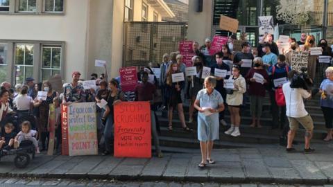 Protest outside the Royal Court building