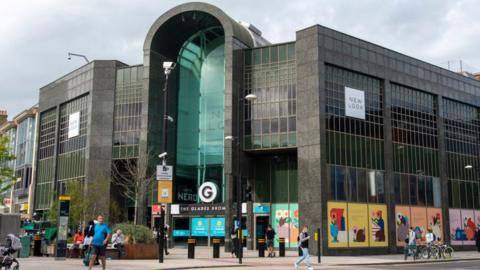 The Glades shopping centre on the High Street, Bromley