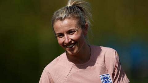Leah Williamson training with England