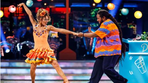 Hamza Yassin and Jowita Przystał dance the salsa on Strictly Come Dancing