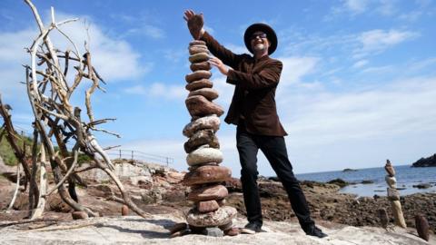 stone stacking in dunbar