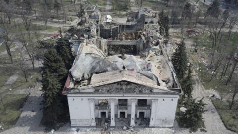 Image shows destroyed Mariupol theatre