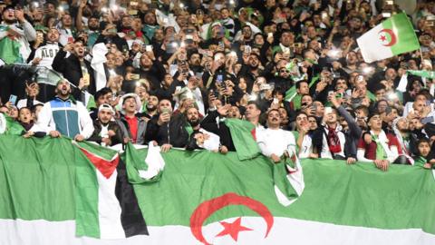 Algerian football fans