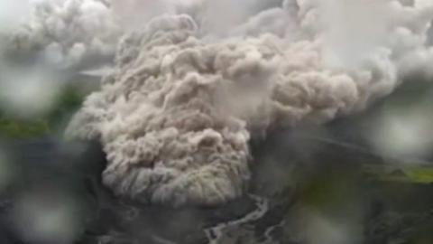 Plume of hot ash after Indonesia's volcano eruption