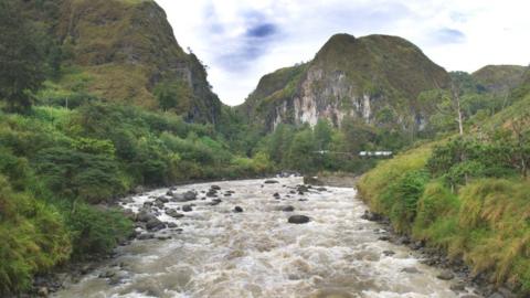 River runs through remote highlands in Papua New Guinea.