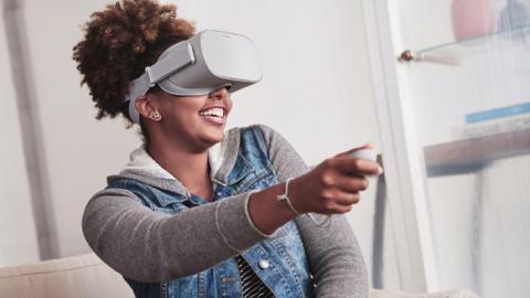 Oculus Go does not require a smartphone to power its visuals