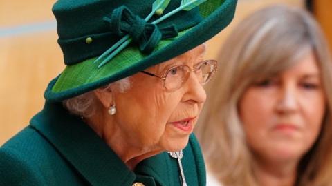 The Queen addresses the debating chamber at Holyrood