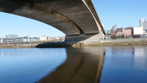 Kingston Bridge from below