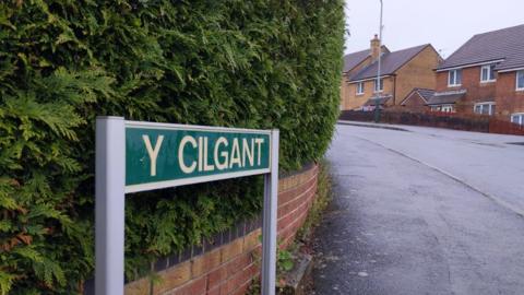 Y Cilgant, Penyrheol