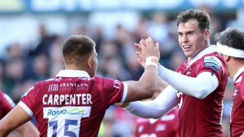 Sale's Tom Roebuck celebrates his try against Leicester Tigers