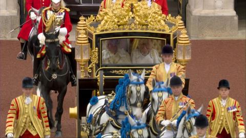 Coronation procession leaves Buckingham Palace