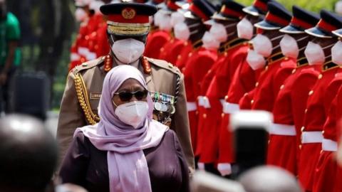 Tanzanian President Samia Suluhu Hassan, inspecting a guard of honour by the Kenya Defence Forces in Nairobi