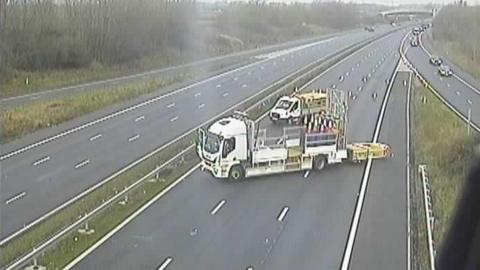 Screenshot of closed part of M4 taken from Highways England live cameras