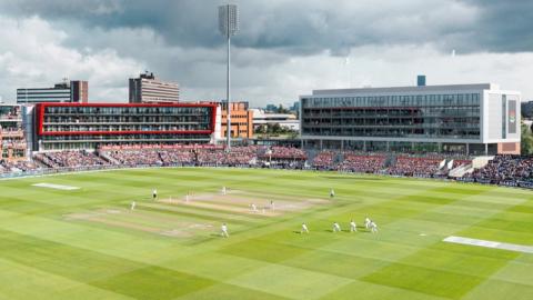 New stand (right) at Old Trafford (Artist's impression)