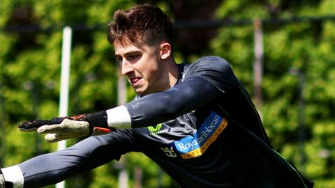 Louie Moulden training with Wolves