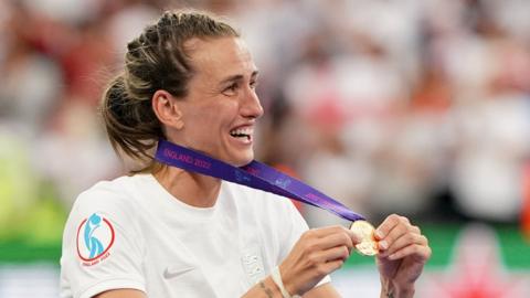 Jill Scott with her Euro 2022 winners' medal