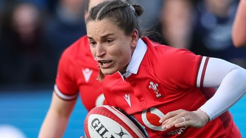 Jasmine Joyce attacks for Wales