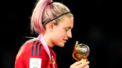 Spain's Alexia Putellas with the World Cup trophy