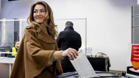 People's Party for Freedom and Democracy (VVD) leader Dilan Yesilgoz casts her vote in the House of Representatives elections at a polling station in Club Panama, in Amsterdam