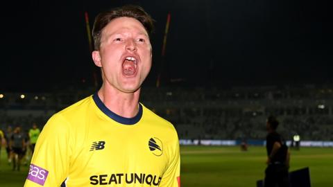 Hampshire batter Aneurin Donald has signed a new contract to stay at the club until the end of 2024.