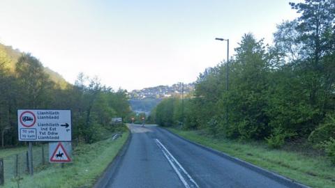 A467 before the turn off to Llanhilleth