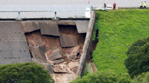 Damaged dam