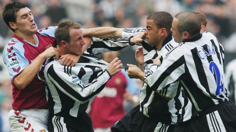 Lee Bowyer and Kieron Dyer trade blows