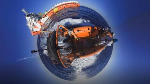 360 image of boat on the Mediterranean