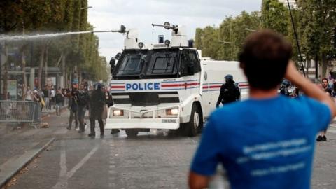 Water cannon in Paris