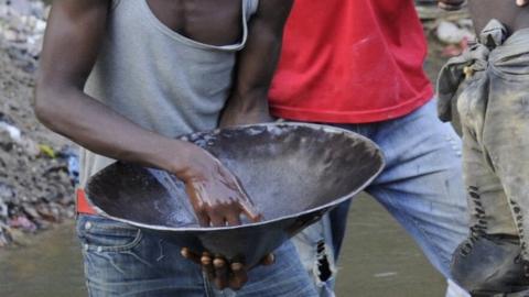 Illicit goldmine in Liberia