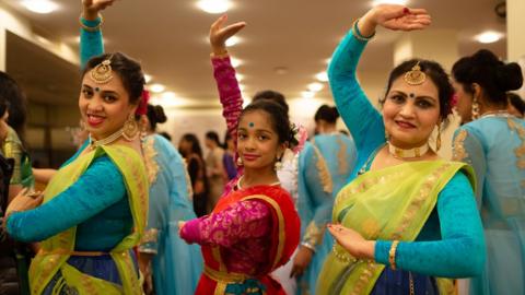 South Asian dancers