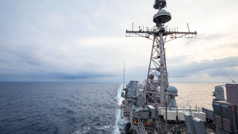 Guided missile cruiser USS Chancellorsville (CG 62) transits the East China Sea