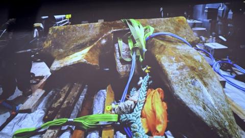 A Finnish Border Guard's photo of an anchor that may have damaged the pipeline