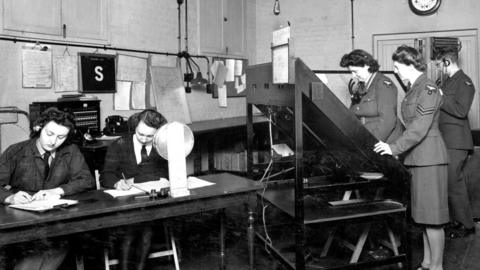 Women in a radar room