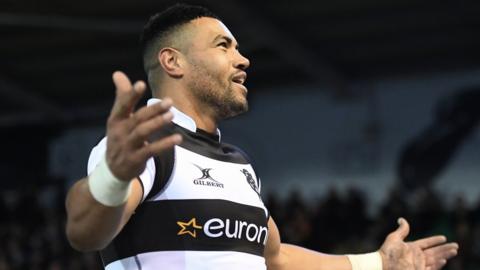 Luther Burrell scores for Barbarians against Northampton