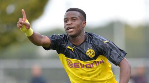 Borussia Dortmund's Youssoufa Moukoko