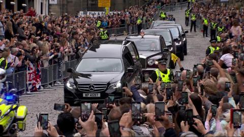 Cortege arrives in Edinburgh