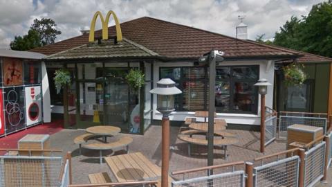 mcdolands caerfyrddin