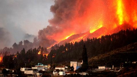 Mount Cumbre Vieja erupts in El Paso, spewing out columns of smoke, ash and lava