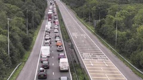 congestion on the M4 on the Swansea/Carmarthenshire border