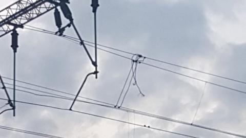 Damage to overhead wires at Glasgow Central