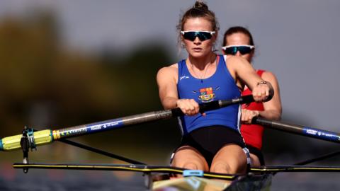 Helen Glover and Rebecca Shorten in action