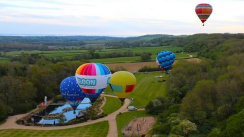 Robin Hill hot air balloons