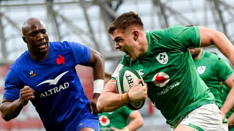 Garry Ringrose scores Ireland's fourth try