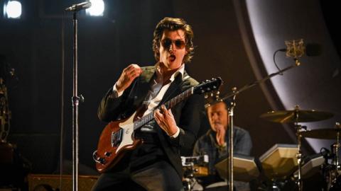 Here's why the Arctic Monkeys warm up to Tom Jones - BBC News