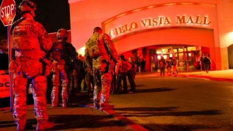 US police outside the Cielo Vista Mall in El Paso, Texas. Photo: 15 February 2023